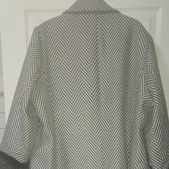 Coat - Picture 2 of 7